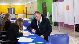 Глава Нарьян-Мара Олег Белак проголосовал на выборах президента России