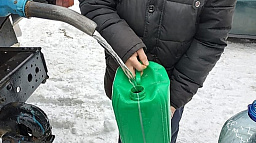 ПОК и ТС подвозит воду к домам, которые остались без воды из-за аварийной ситуации
