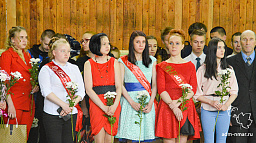 Глава Нарьян-Мара поздравил выпускников Ненецкого профессионального училища