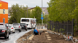 На улицах Ленина и Пырерки обновляют тротуары