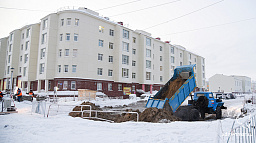 ПОК и ТС завершает работы по засыпке котлована на месте аварии по улице Ненецкой
