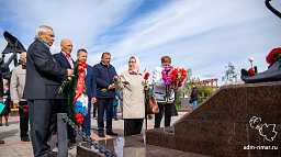 В Нарьян-Маре почтили память членов экипажа буксирного парохода "Комсомолец"