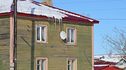 Осторожно, возможен сход снега с крыш 