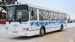В Нарьян-Маре курсирует новогодний автобус