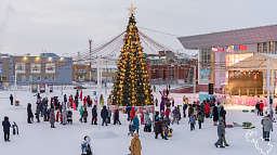 Главная елка Нарьян-Мара официально зажгла новогодние огни 